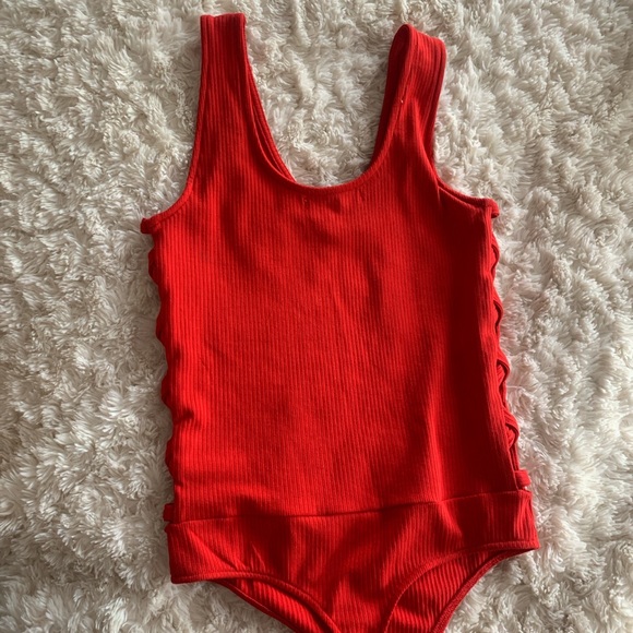 EXPRESS Limited Edition Collab Bright Red Bodysuit size small NWOT SOLD - Picture 3 of 4